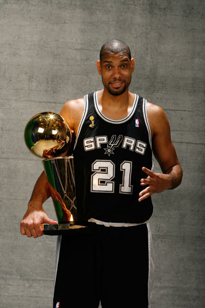 埃斯特雷马杜拉总监：很高兴抽到塞维，将会共同向雷耶斯致敬（埃斯特雷马杜拉总监：与塞维利亚相遇欣喜 将携手向雷耶斯致敬）