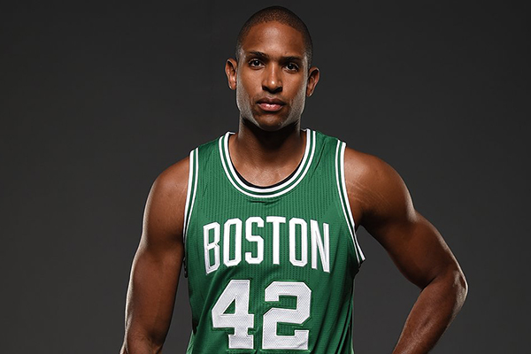 太阳队记：狄龙与裁判对峙使用不当言语，罚款35000美元（太阳随队记者：狄龙因与裁判争执出言不当，被罚3.5万美元）