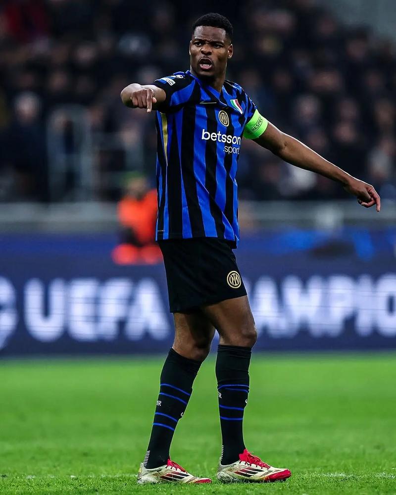 混团世界杯：日乒8-0瑞典，获六连胜，伊藤美诚让对手三局得10分