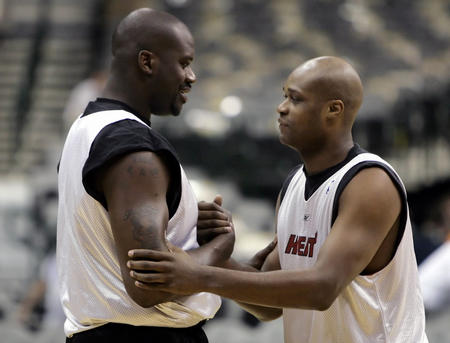 龙赛罗转发巴萨“第12人”贴文：他们承认了内格雷拉丑闻（龙赛罗转发巴萨“第12人”动态：等同承认内格雷拉案）