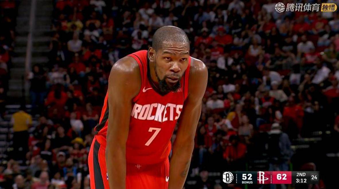 中超争冠格局愈加明朗（中超争冠形势日益清晰）