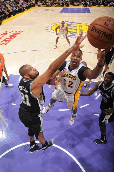 半场战报：阿贾克斯0-0加拉塔萨雷，双方破门乏术（半场速报：阿贾克斯0-0加拉塔萨雷，互交白卷）