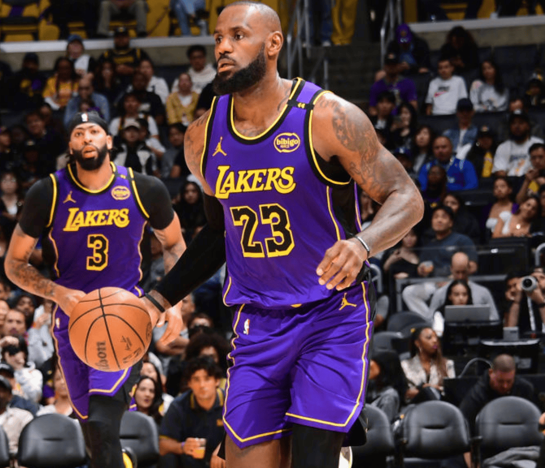 成都刮起“法国旋风” “眼镜侠”勒布伦兄弟闪耀混团世界杯（成都掀起“法国热”，“眼镜侠”勒布伦兄弟惊艳混合团体世界杯）