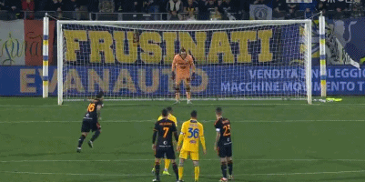 五大联赛周末看点：西甲意甲迎榜首大战 谁掉队？（周末五大联赛前瞻：西甲、意甲上演榜首对决，谁会掉队？）