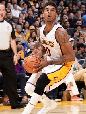 约尼查：喜欢玉溪的米线、水饺和烧烤；希望能在玉昆踢到退役（约尼查自曝钟爱玉溪米线、水饺与烧烤，盼在玉昆效力至退役）