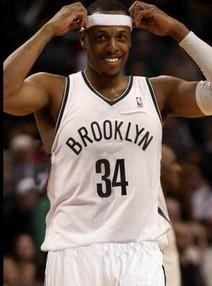 最后一冠！阿尔巴以美职联总冠军结束17年球员生涯（封王谢幕：阿尔巴捧起美职联总冠军后结束17年球员生涯）