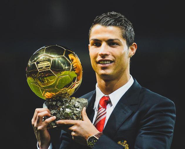 曼联备战西汉姆联：库尼亚复出，年轻球员获信任（曼联战西汉姆前瞻：库尼亚回归，年轻将获重用）